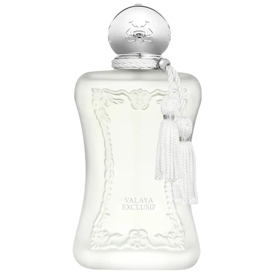 Parfums de Marly Valaya Exclusif - a termék luxusmódon tálalva egy fésülködőasztalon