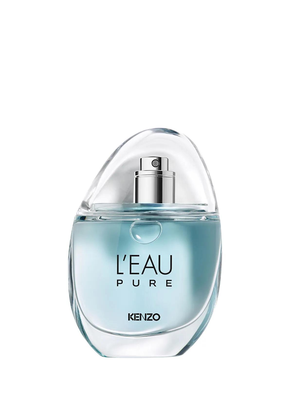 Kenzo L’Eau Pure - a parfüm szórófeje működés közben, finom permetet képezve