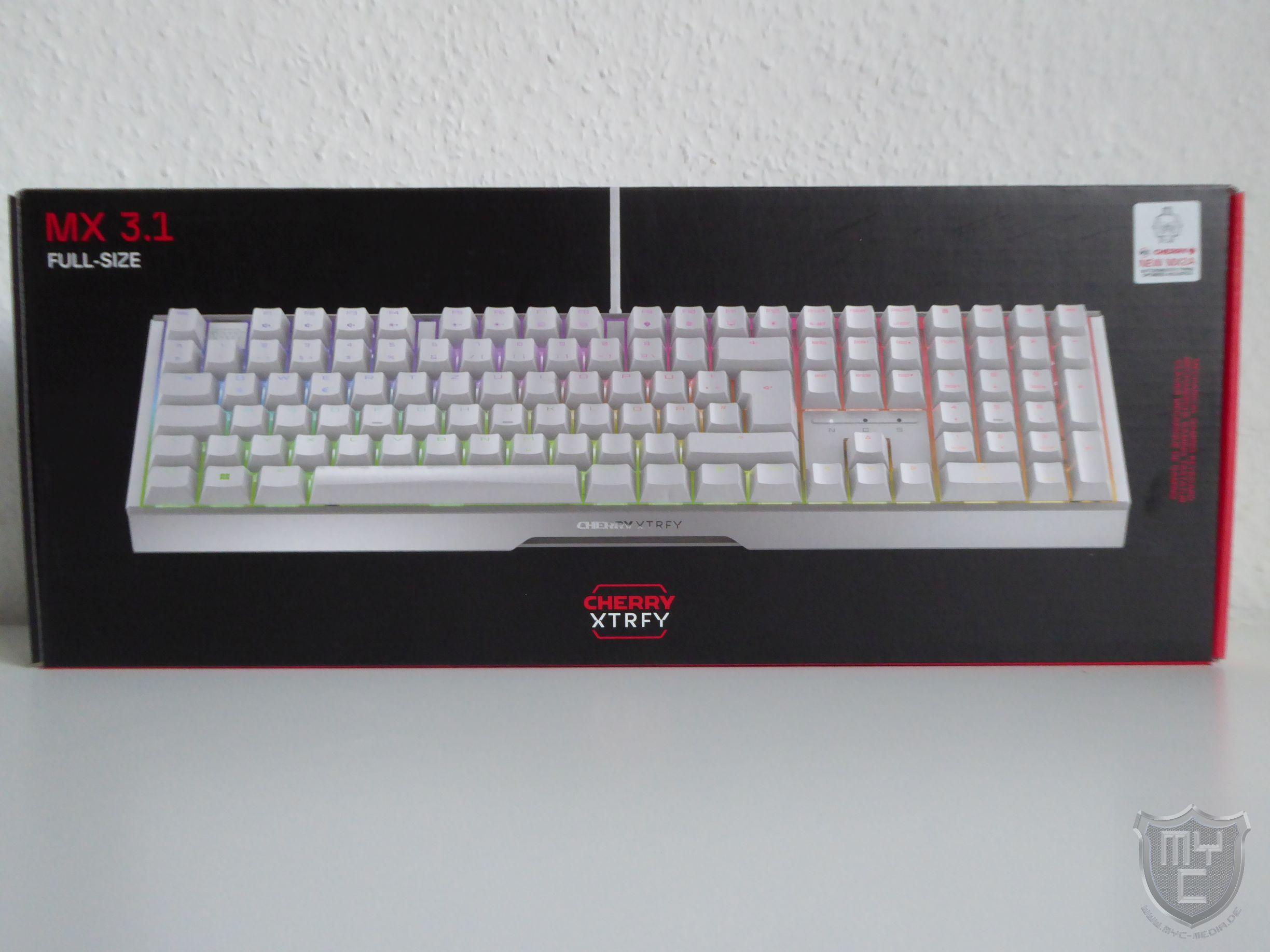 Cherry XTRFY MX 3.1 használat közben