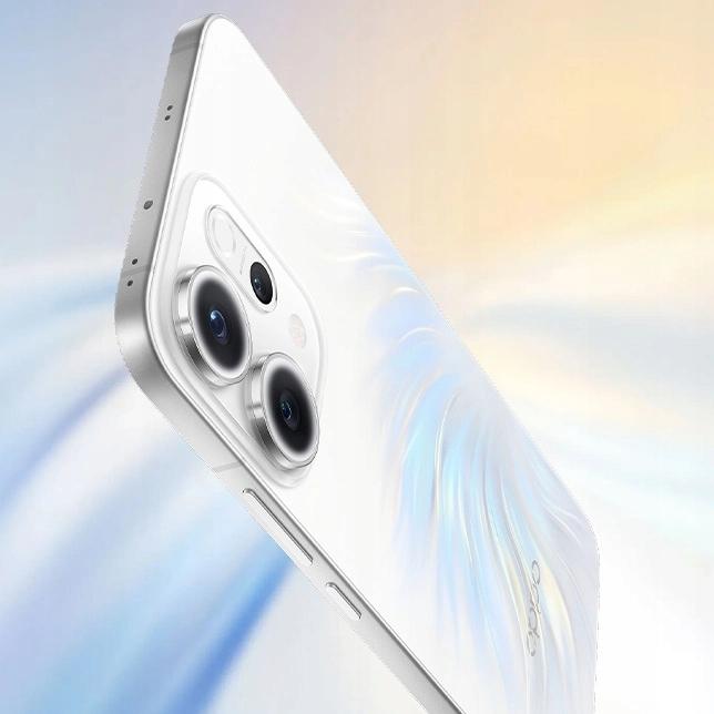 OPPO Reno14 Pro - a tripla kamerarendszer és a különleges AI vaku működés közben