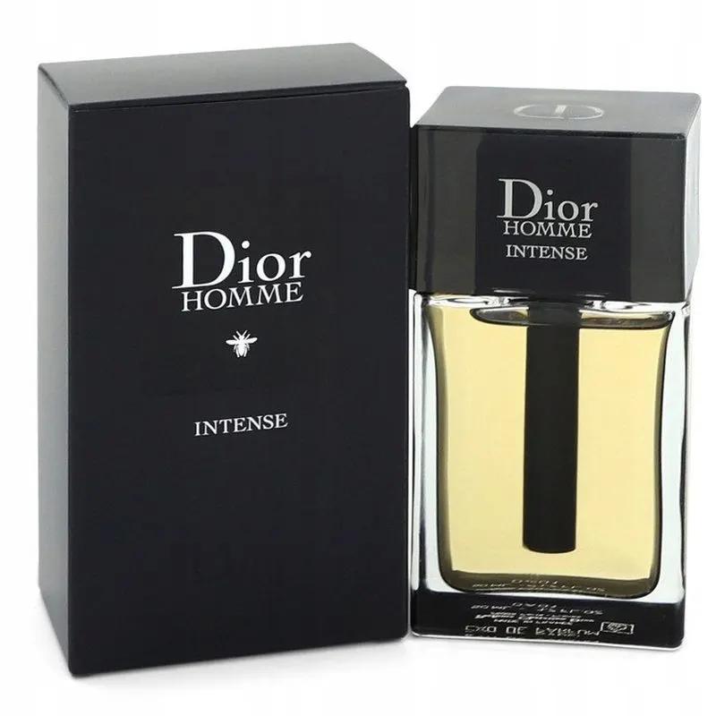 Dior Homme Parfum - A parfüm porlasztója közelebbről, adagolás közben