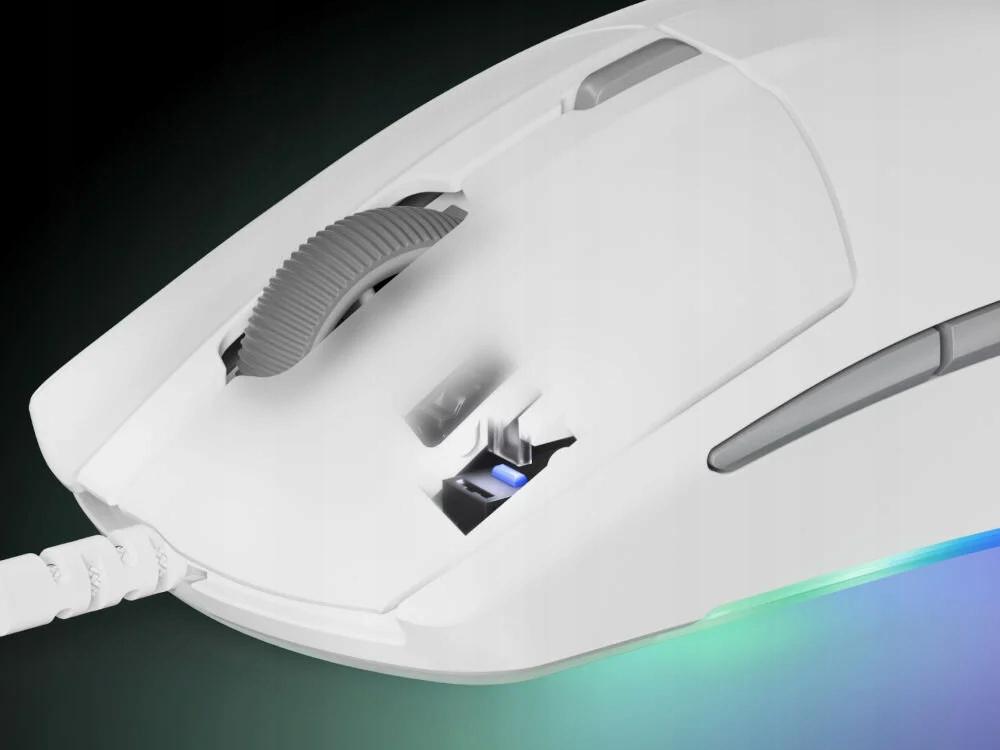 SteelSeries Rival 3 Gen 2 - a SteelSeries Rival 3 Gen 2 fogás közben, kézben tartva