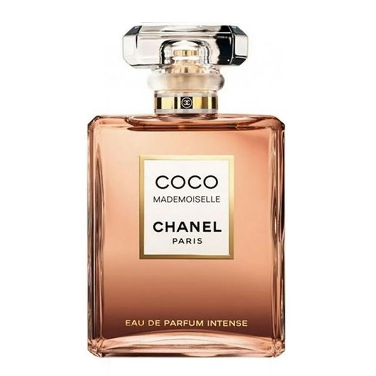 Coco Mademoiselle Intense EDP 100ml használat közben