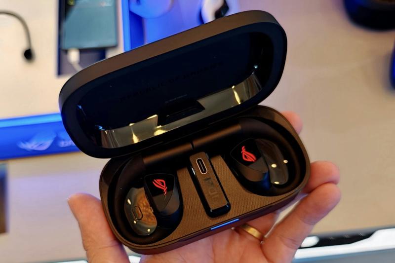 ROG Cetra Open Wireless használat közben