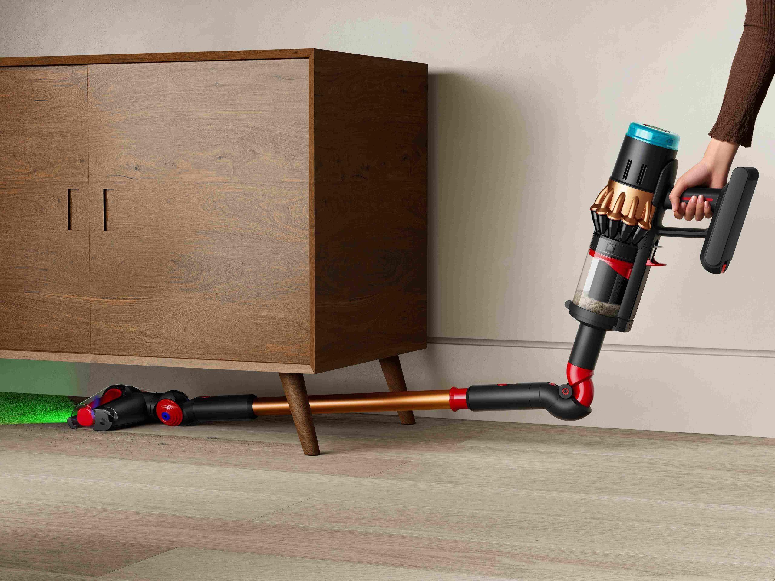 Dyson V16 Piston Animal - A porszívó portartályának egyszerű, higiénikus kiürítése a szemetes felett