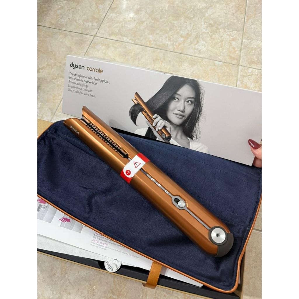 Dyson Corrale HS07 használat közben