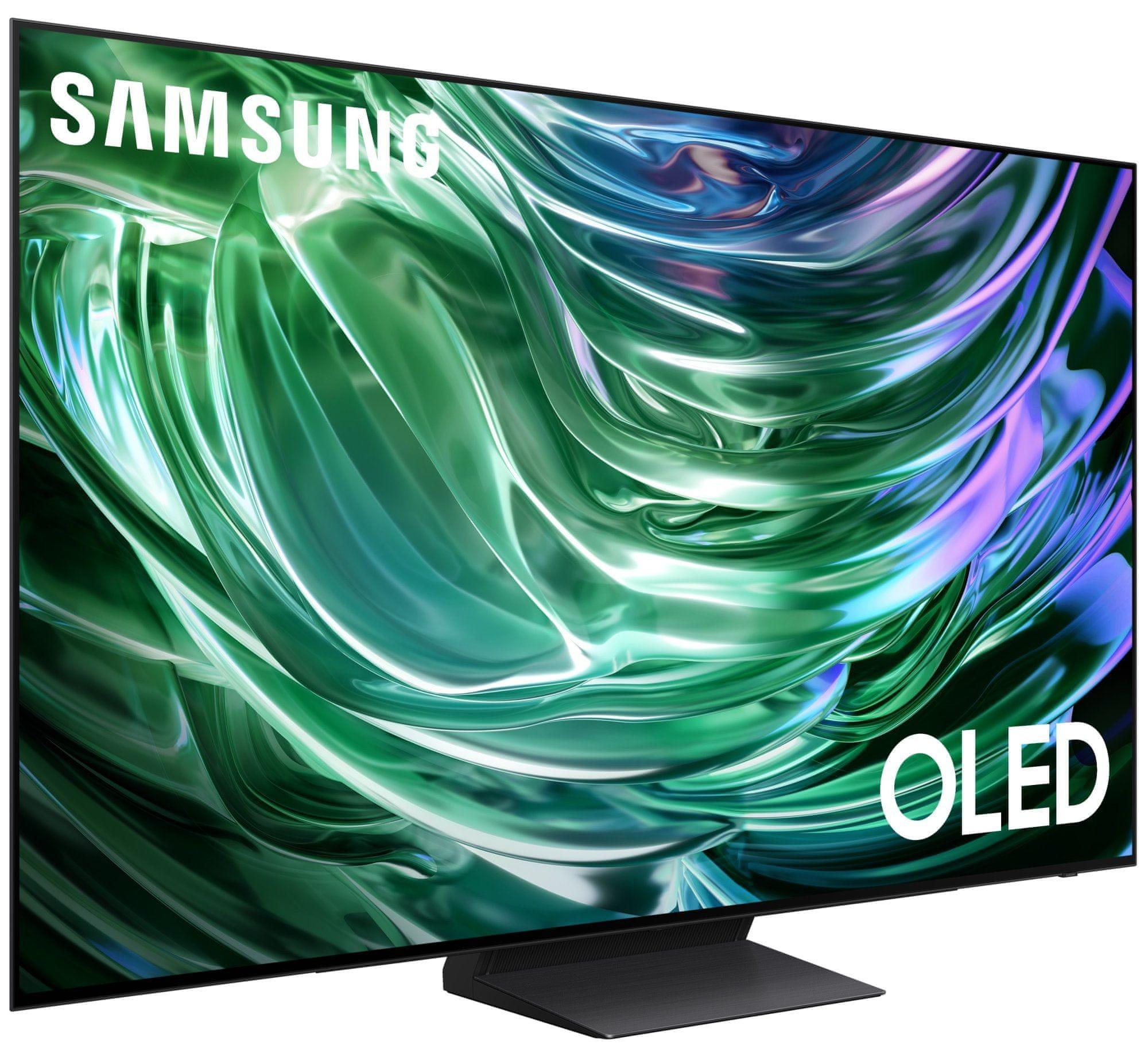 Samsung OLED S95F - A tévé csatlakozópanelje a 4 darab HDMI 2.1 aljzattal és az elegáns távirányítóval