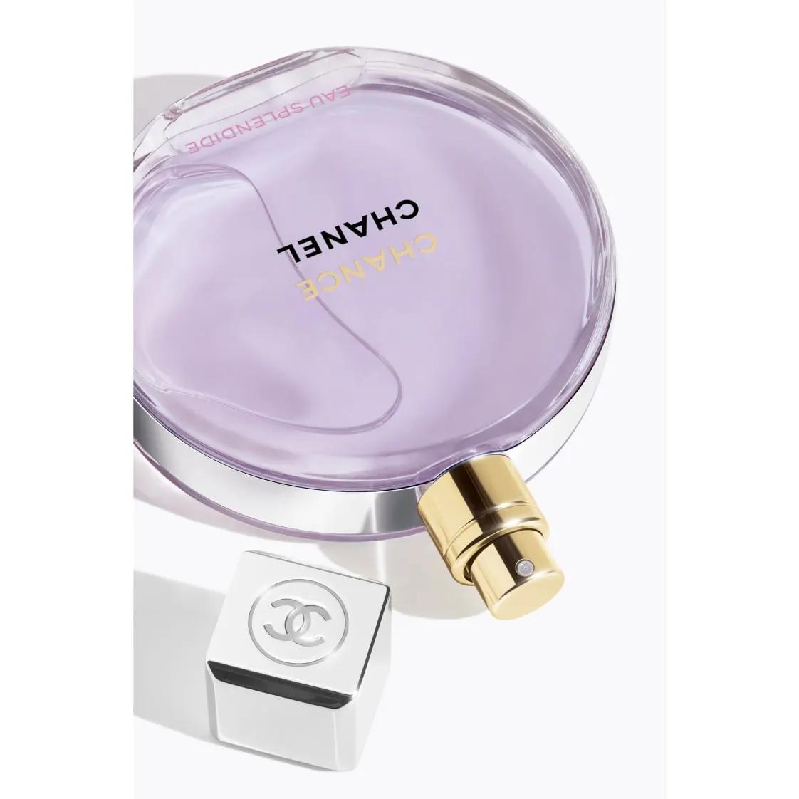 Chanel Chance Eau Splendide - az illatjegyeket szimbolizáló virágok és málna látványképe