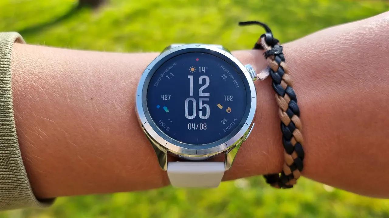 Xiaomi Watch S4 használat közben