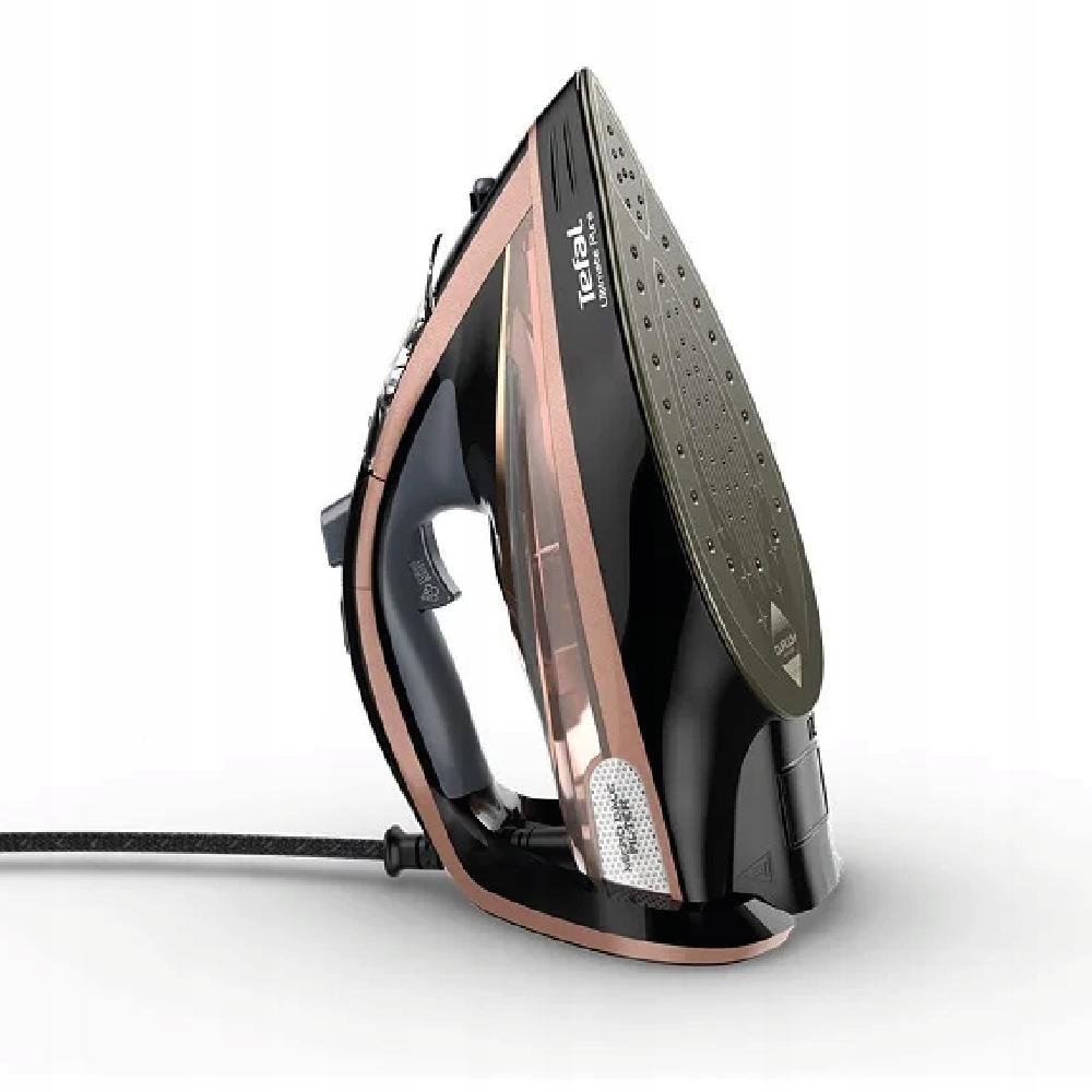 Tefal Puregliss FV8065E0 - A vasaló kerámia talpa és a gőznyílások pontos eloszlása
