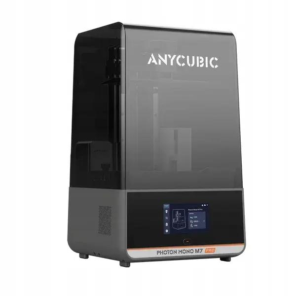 Anycubic Photon Mono M7 - Egy rendkívül részletgazdag, frissen kinyomtatott gyanta figura a nyomtató tárgyasztalán